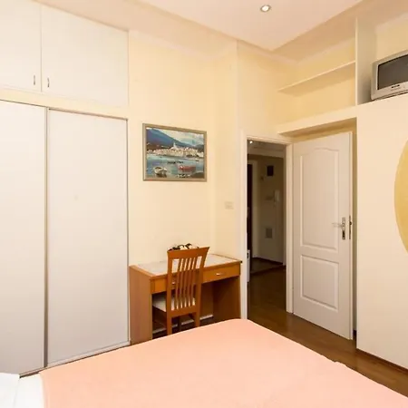 Tomasovic Old Town - One-bedroom Apartman *